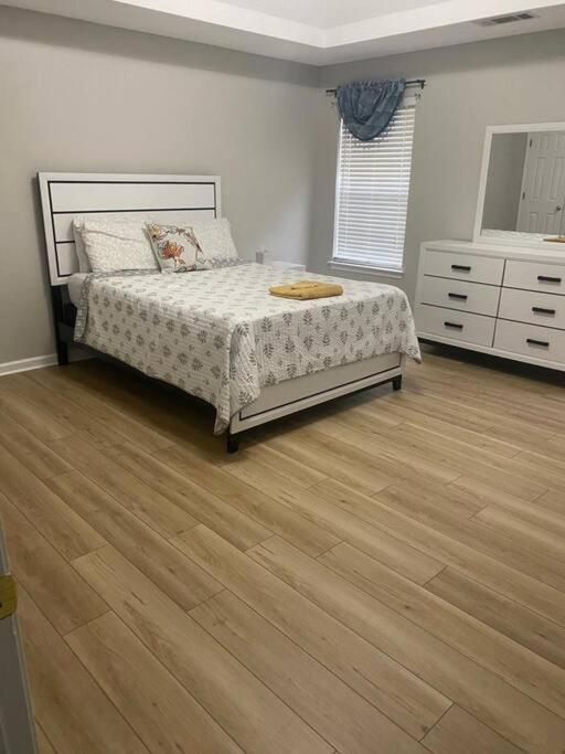 Castle Comfort Ellenwood Εξωτερικό φωτογραφία