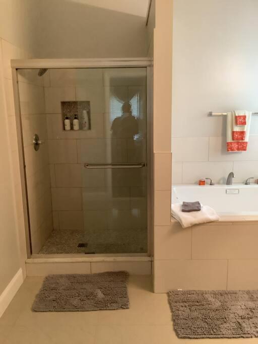 Castle Comfort Ellenwood Εξωτερικό φωτογραφία