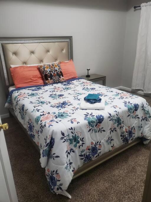 Castle Comfort Ellenwood Εξωτερικό φωτογραφία