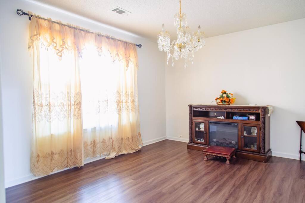 Castle Comfort Ellenwood Εξωτερικό φωτογραφία